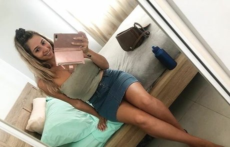 Wears ren exclusive pornstar image