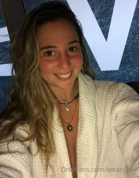 Wears ren star nice photos