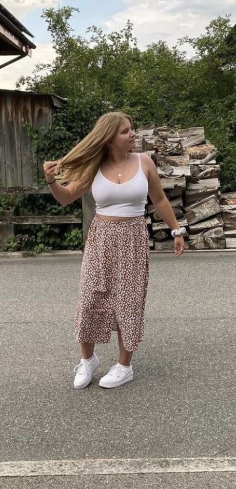 teen ladyboy onlyfans top images