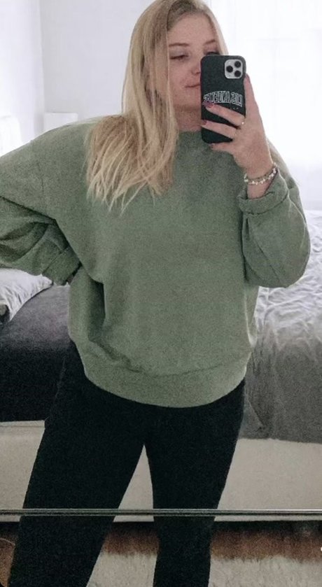 Aline Zwahlen pornstar perfect image