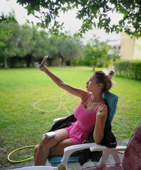 Elena Dostic star top img