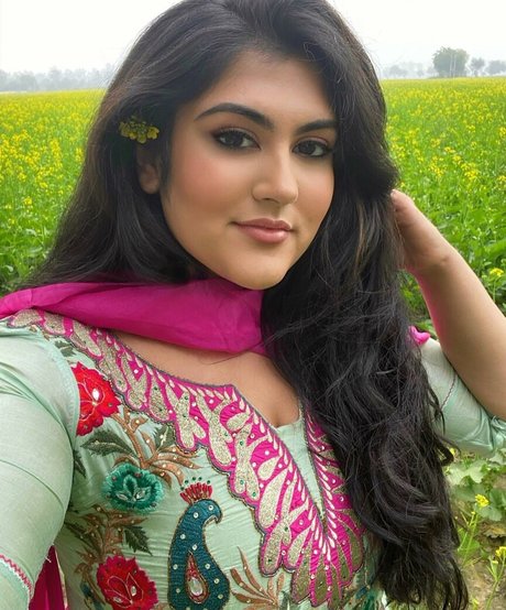 big tits midget onlyfans hot pics