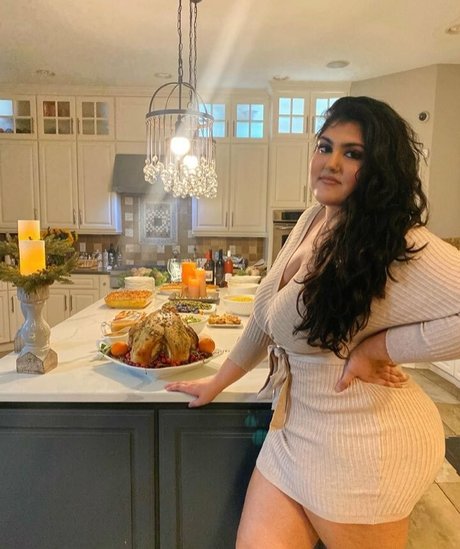 Sanjana Quick model image