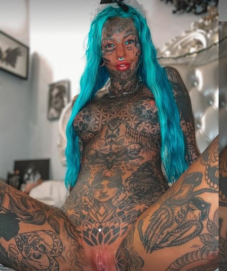 Amber Luke perfect model pic