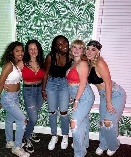 Morgan Watt erotic actress pics