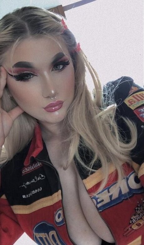 Sophie C pornstar nude pictures