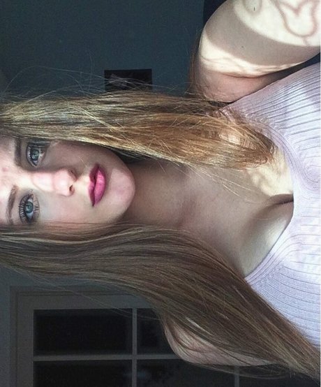 Elissa T naked actress img