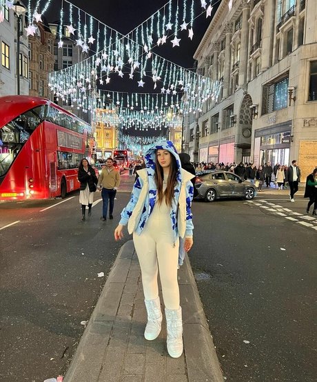 Soph Alice star pretty photos