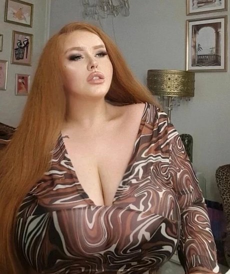 Megan Carys Gomer hot actress photos