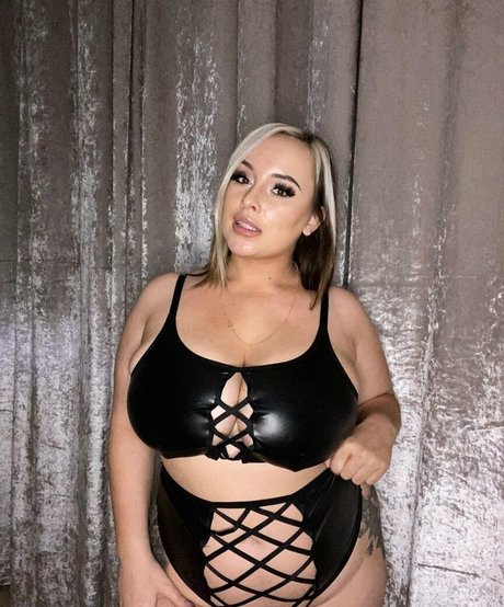 Smophs92 model xxx galleries