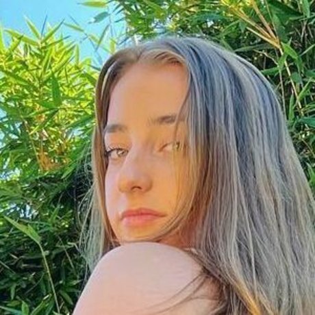 issye fitness erotic pornstar img