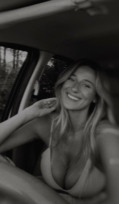 Maddie Hope model free image