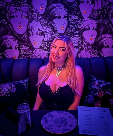 asian top onlyfans sexy photo