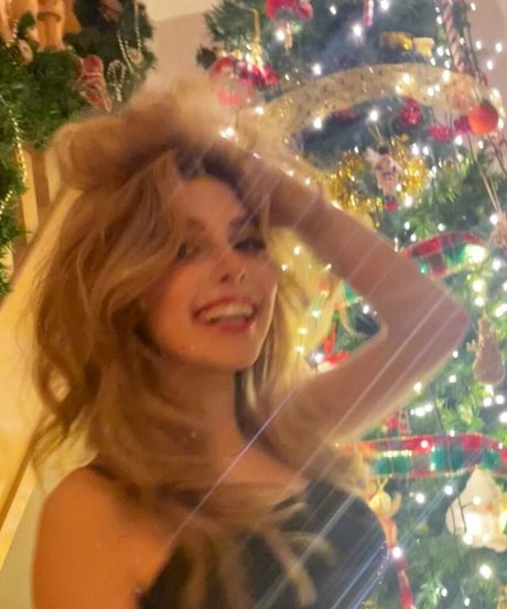 Eleanor Worthington pretty star photo