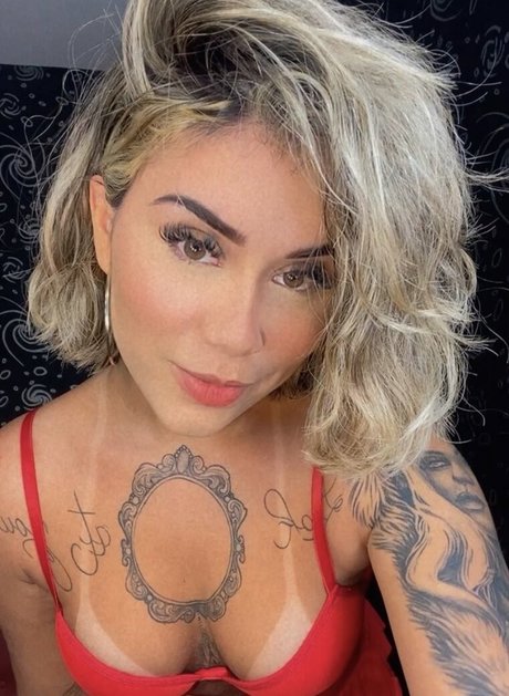 Akgouveia xxx actress img