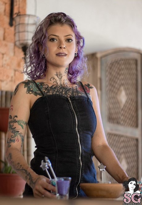 belladonna model exclusive img