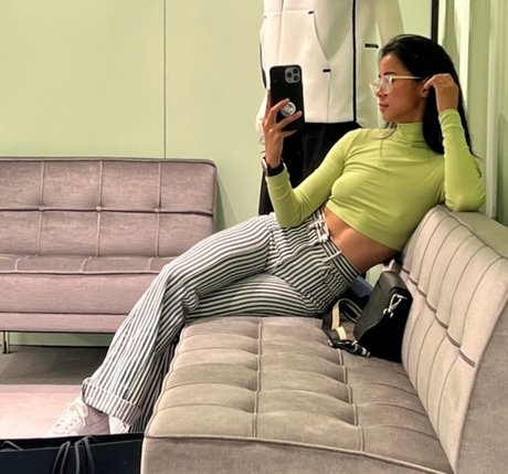 Leah Lewis model exclusive galleries