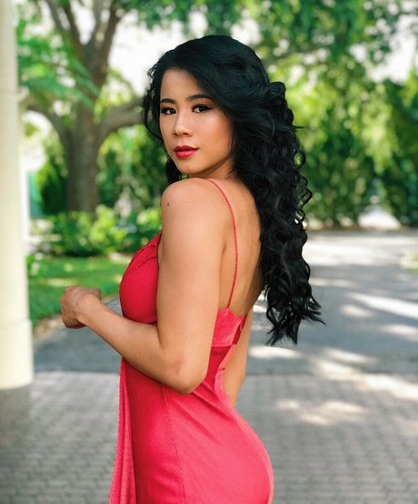 Leah Lewis pornstar beautiful image