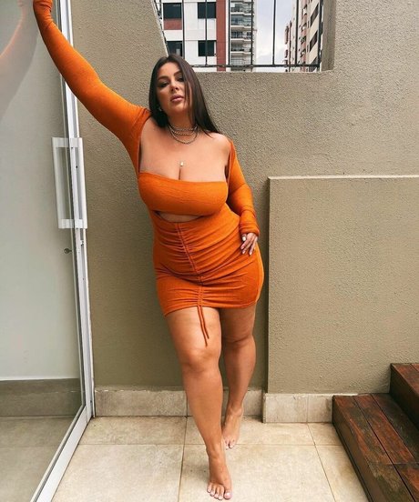 Letticia Munniz perfect star photos