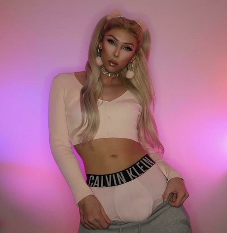 Naomib93 pornstar hd galleries