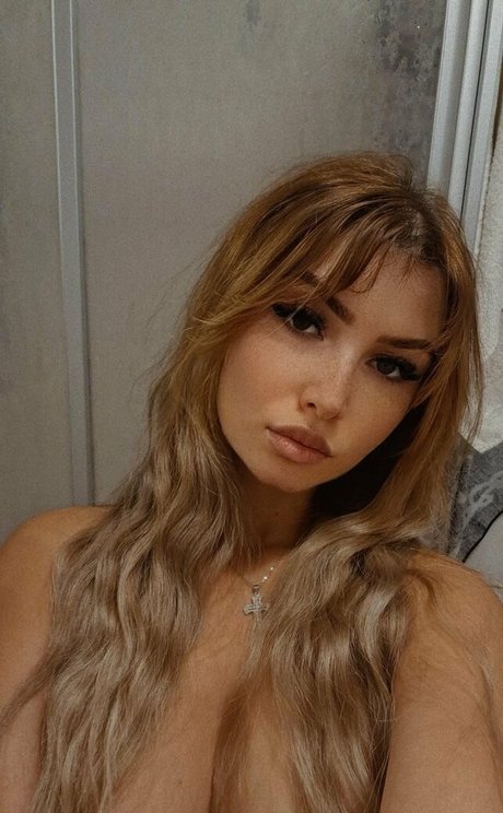 Stassia petsou nude pornstar image