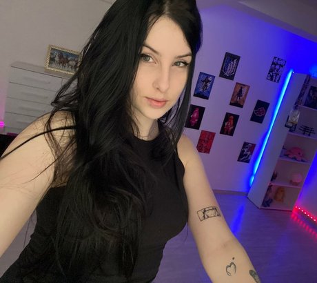 Marina Vozniak model hd pic