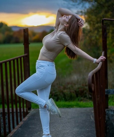 anoukjhn star naked pic