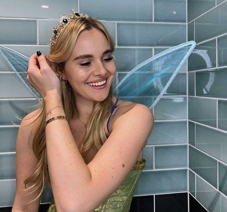 Holly Ramsay pornstar perfect gallery