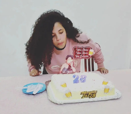 Mayla Coimbra hot actress gallery