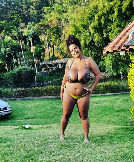 Mayla Coimbra star hot images