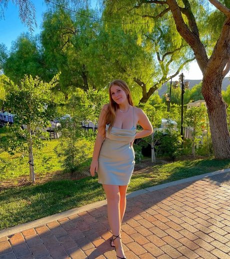 Sammy Jerrard pretty model pic