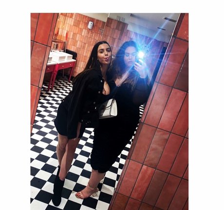 Chelsea Rowlinson star hd pictures