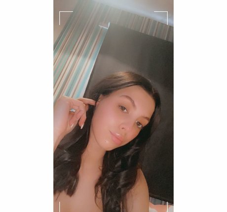 Chelsea Rowlinson high quality star pictures