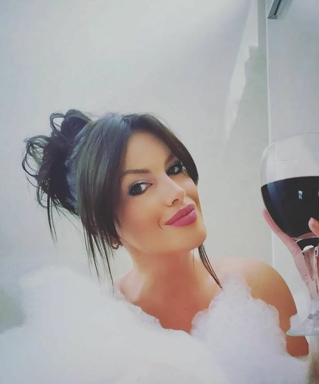 Vicki Walker exclusive actress gallery