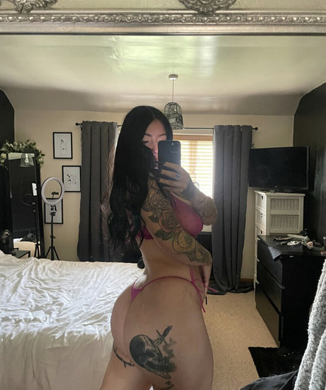 Ren Parker exclusive model picture