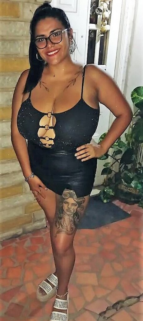 Marlii Rodriguez star art photos