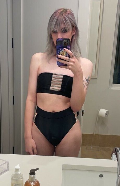 Zelda McKay model hd photo