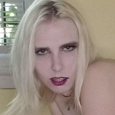 Aliss Disaster beautiful model image