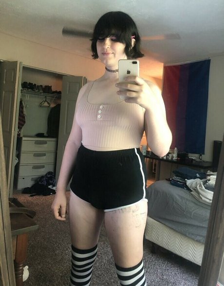 Scarlet Skeie nice pornstar picture