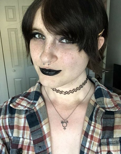 Scarlet Skeie xxx model img