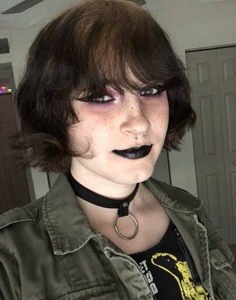 Scarlet Skeie best star pic