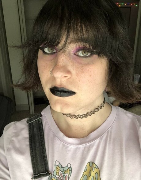 Scarlet Skeie star best picture