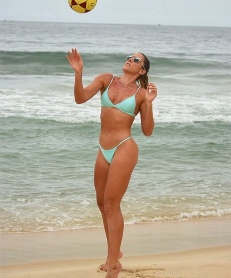 Natalia Guitler star hot pics