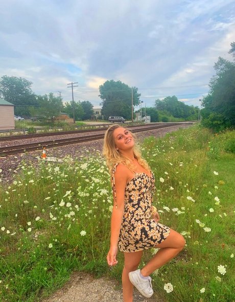 Gracie Diewald nude pornstar picture