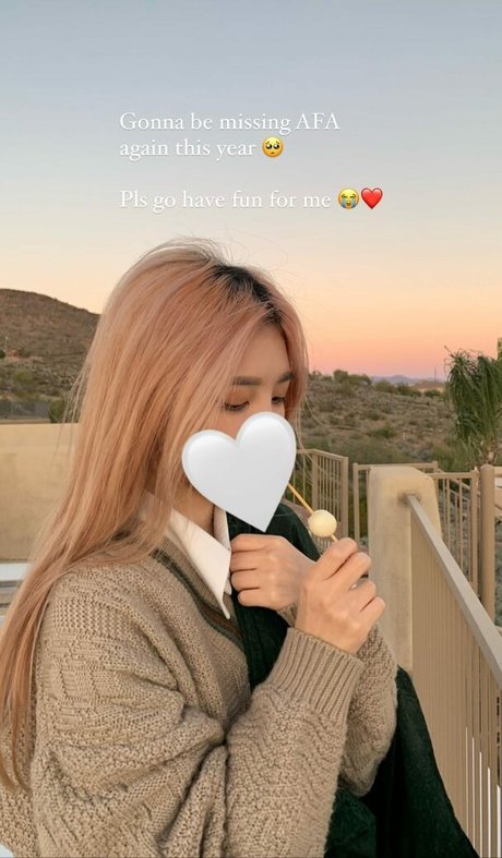 Yuyu Monster pretty pornstar img