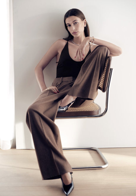 Hailey Bieber sex star images