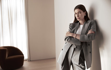 Hailey Bieber star pics