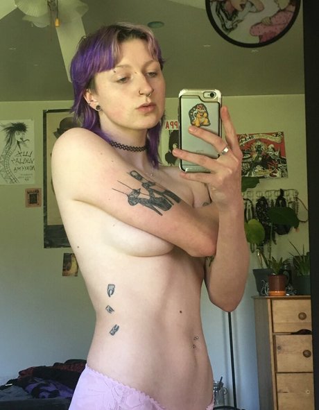 gothbimboxxx porn model image