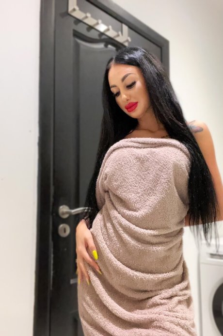 Deeaxoxx model top pics