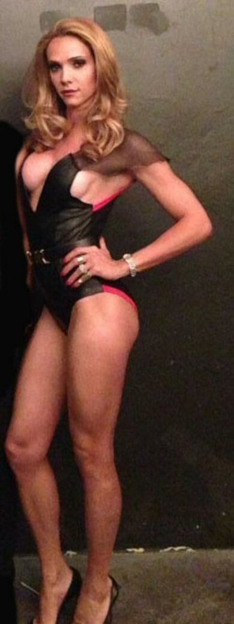 TSXXL pornstar nude photo